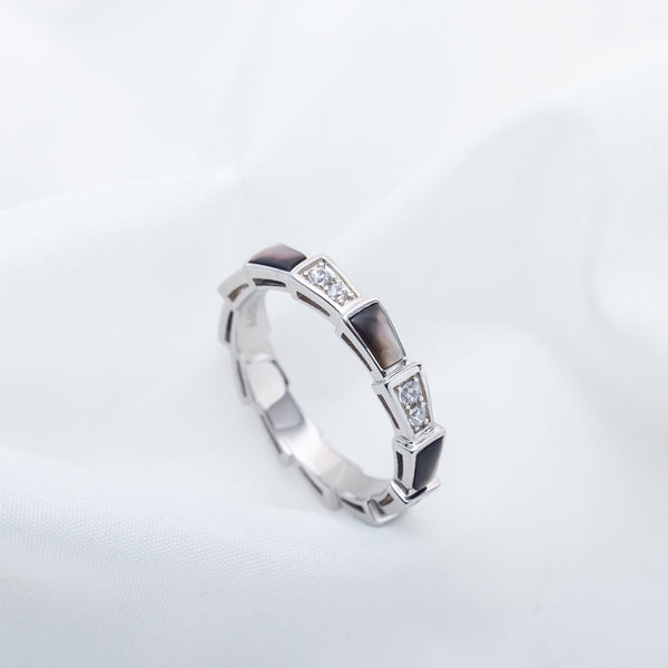 <chiba> SERPENTI RING SILBER DIAMANT SCHWARZ MOP 3MM</chiba>